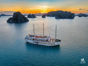 Guide Complet pour une Croisière dans la Baie de Bai Tu Long 2 Tresure Junk - explore Bai Tu Long bay
