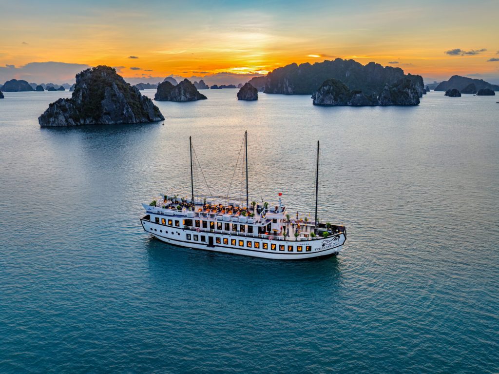 Comment se rendre de Hanoi à la baie de Bai Tu Long 12 Tresure Junk