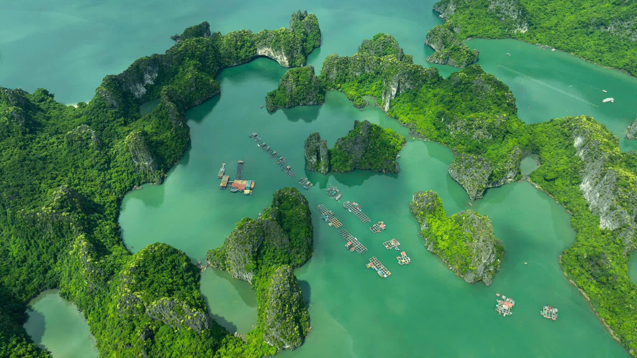 Is Bai Tu Long Bay Worth Visiting? 4 A Less Crowded Alternative