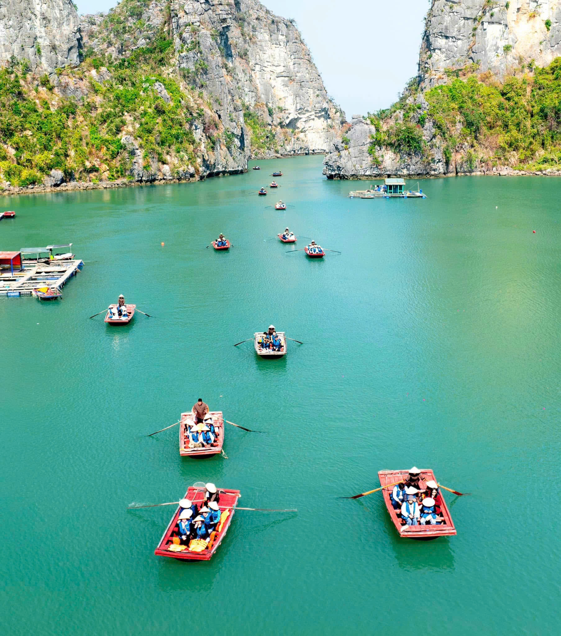 What’s the Difference Between Halong Bay, Bai Tu Long Bay, and Lan Ha Bay? 4 Vung Vieng fishing village (4)