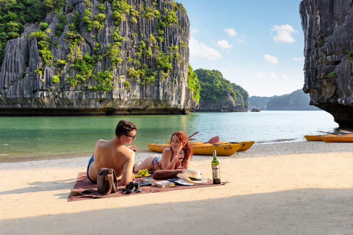 What’s the Difference Between Halong Bay, Bai Tu Long Bay, and Lan Ha Bay? 1 Ba Trai Dao island- Lan Ha Bay