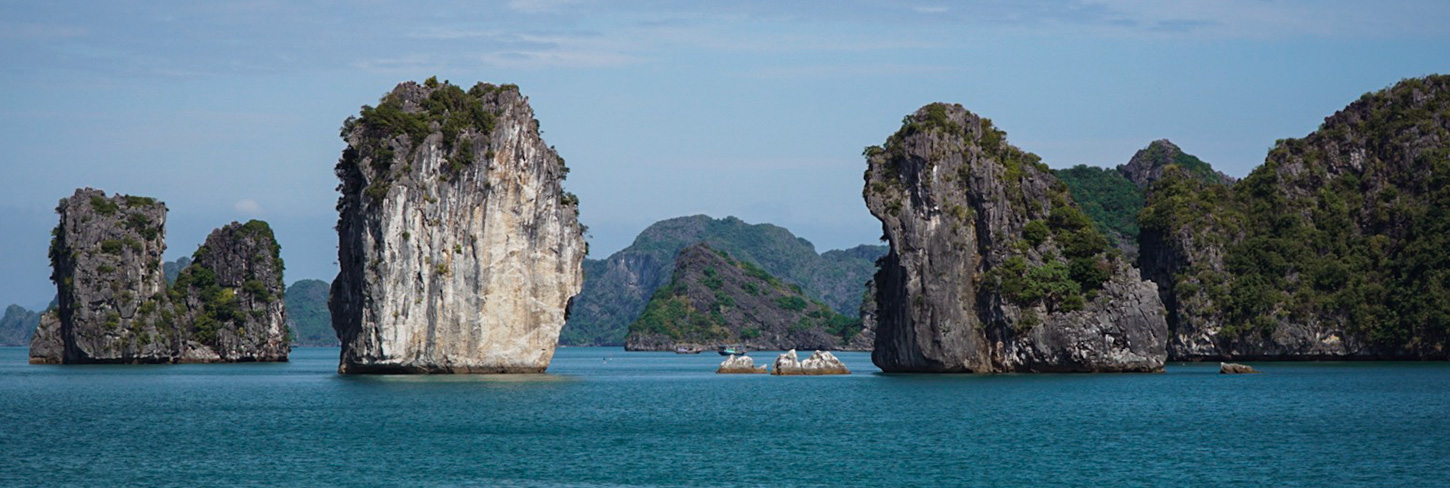 What’s the Difference Between Halong Bay, Bai Tu Long Bay, and Lan Ha Bay? 6 Bai Tu Long Bay