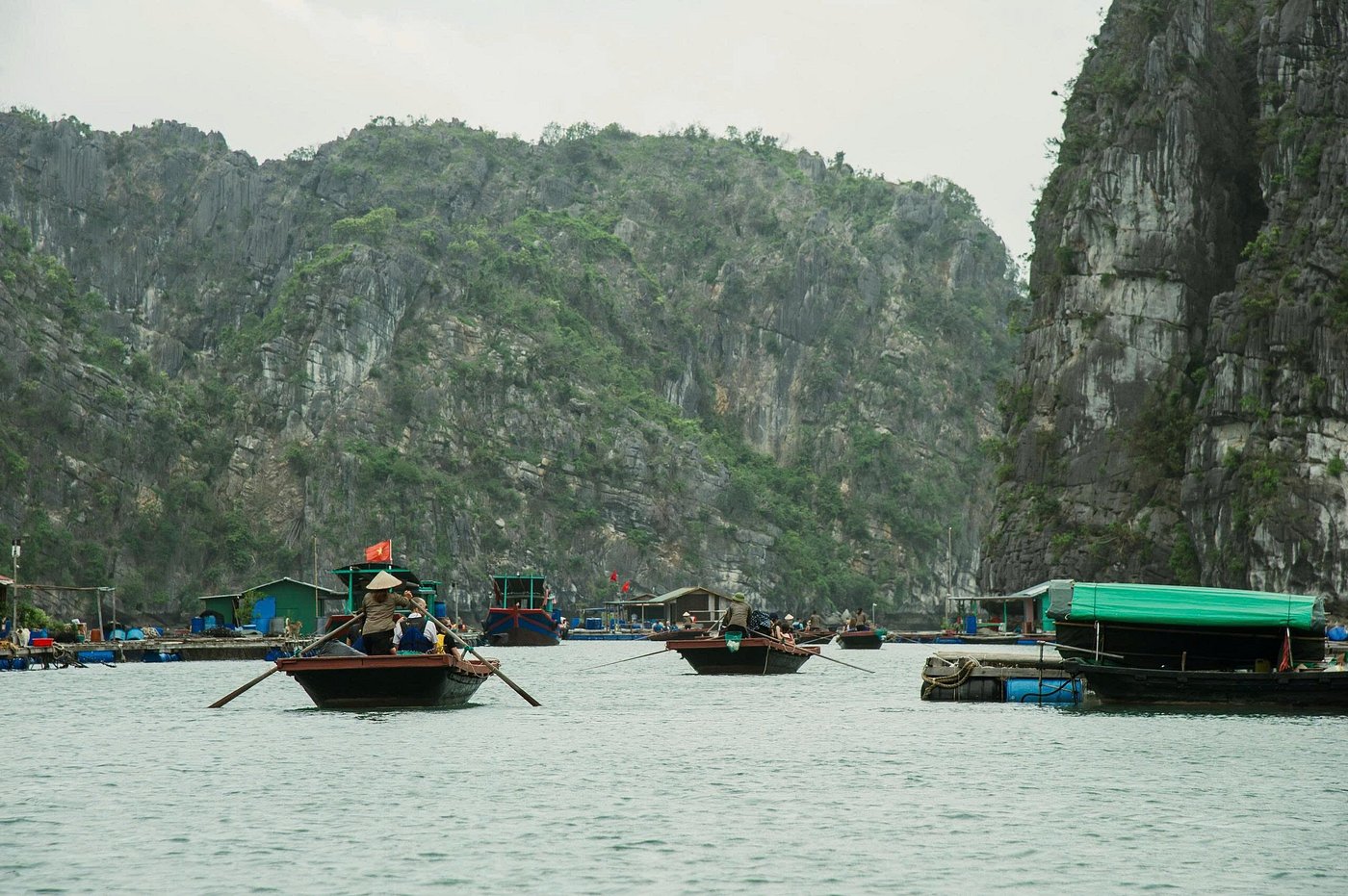 How Many Days Do You Need in Bai Tu Long Bay?
