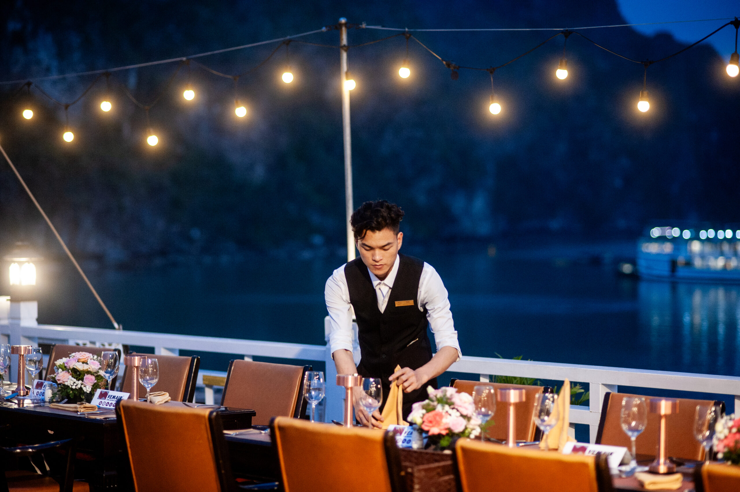 Evenings on Board: The Unscripted Moments