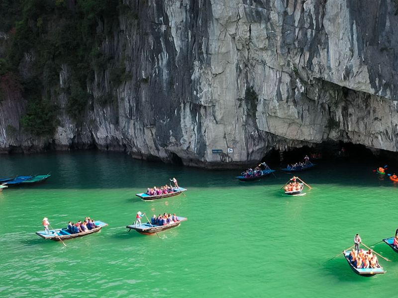 Small Boat vs Large Cruise in Halong Bay & Bai Tu Long Bay: Which Experience Is Right for You? 4 2D1N or 3D2N in Bai Tu Long Bay: Which One Is Worth It?