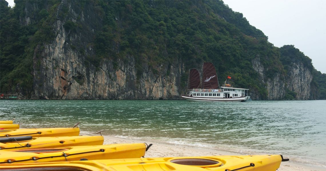 Kayaking Through Limestone Islets of Cong Do, Cap La, Cong Dam area 
